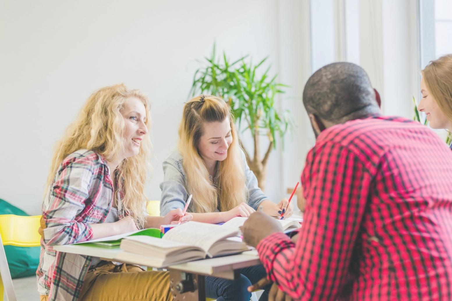 Analyse collaborative de modèles financiers